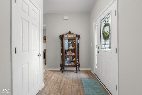 2421 Creek Bank Drive Columbus IN 47201