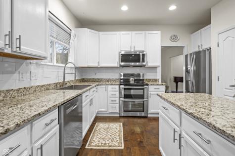 9989 Brightwater Drive Fishers IN 46038