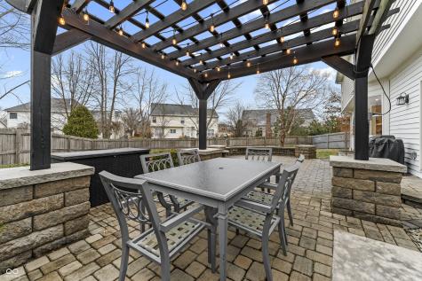9989 Brightwater Drive Fishers IN 46038
