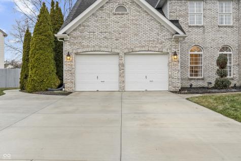 9989 Brightwater Drive Fishers IN 46038