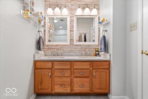 5671 N Burlington Drive Mccordsville IN 46055