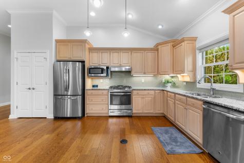 4090 Naples Drive Columbus IN 47203