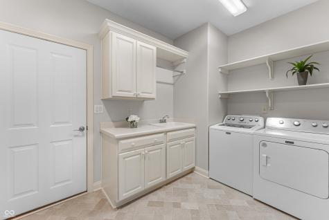4090 Naples Drive Columbus IN 47203