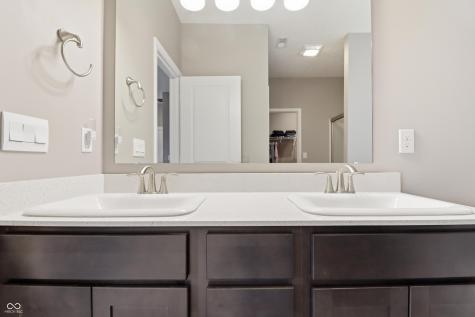 275 Carrick Glen Boulevard Pendleton IN 46064