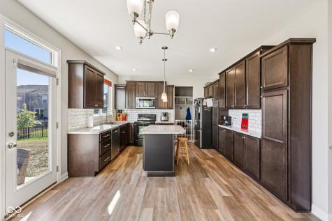 2449 Lingerman Way Avon IN 46123