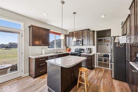 2449 Lingerman Way Avon IN 46123