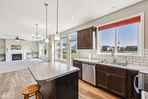 2449 Lingerman Way Avon IN 46123