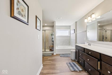 2449 Lingerman Way Avon IN 46123