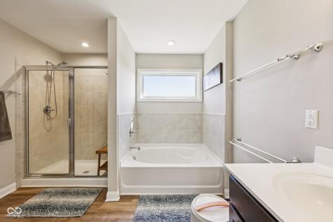 2449 Lingerman Way Avon IN 46123