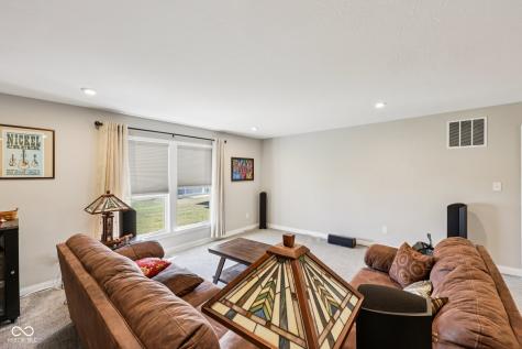2449 Lingerman Way Avon IN 46123