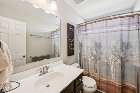 2449 Lingerman Way Avon IN 46123