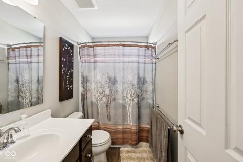 2449 Lingerman Way Avon IN 46123