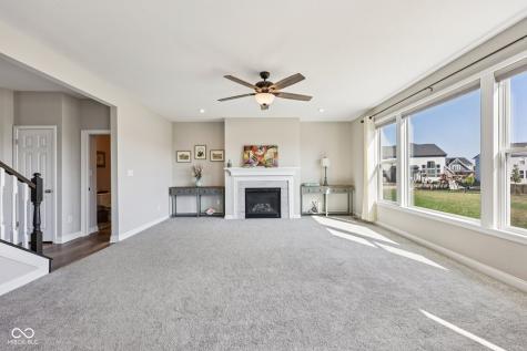 2449 Lingerman Way Avon IN 46123