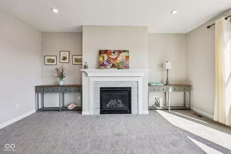 2449 Lingerman Way Avon IN 46123