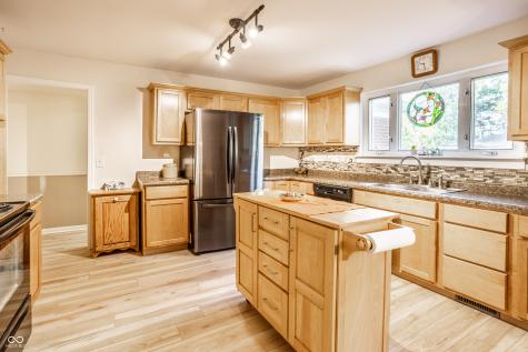 3711 E 57th Street Indianapolis IN 46220