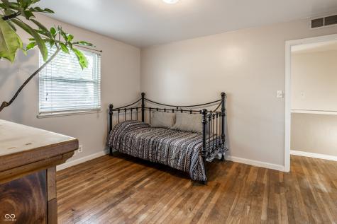 3711 E 57th Street Indianapolis IN 46220