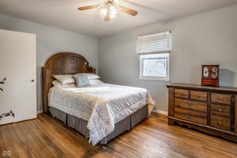 3711 E 57th Street Indianapolis IN 46220