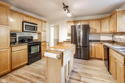 3711 E 57th Street Indianapolis IN 46220