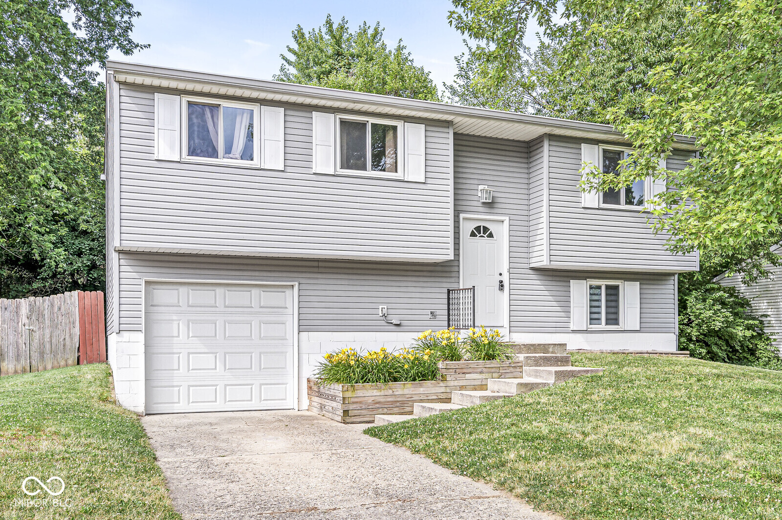 11121 Whistler Drive Indianapolis IN 46229