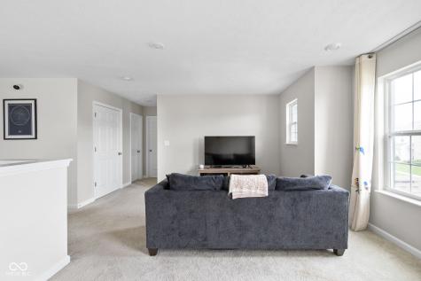 5319 Maywood Drive Whitestown IN 46075
