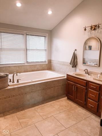 3805 S Village Drive New Palestine IN 46163