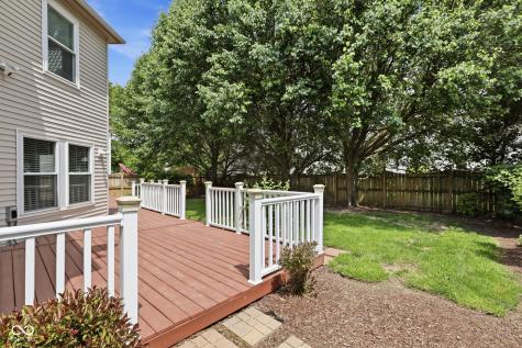 10215 Lothbury Circle Fishers IN 46037