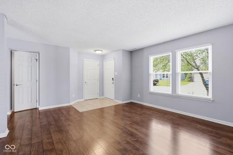 10215 Lothbury Circle Fishers IN 46037