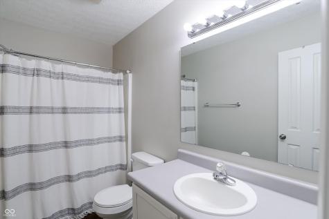 7826 Winding Creek Drive Indianapolis IN 46236