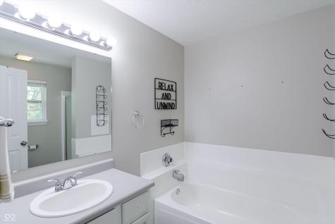 7826 Winding Creek Drive Indianapolis IN 46236