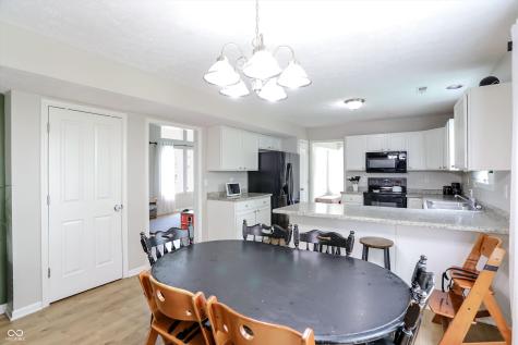 7826 Winding Creek Drive Indianapolis IN 46236