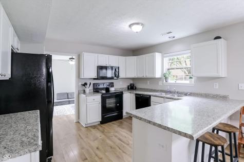 7826 Winding Creek Drive Indianapolis IN 46236
