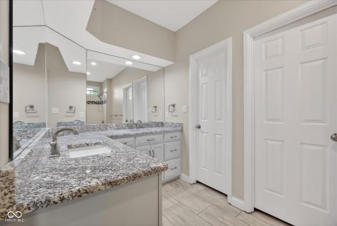 9103 Front 9 Drive Bloomington IN 47401