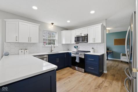5348 Creekbend Drive Carmel IN 46033