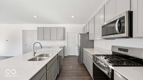 8083 Wesleyan Drive Avon IN 46123