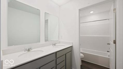 8083 Wesleyan Drive Avon IN 46123