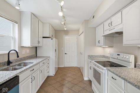 10246 Hornton Street Indianapolis IN 46236
