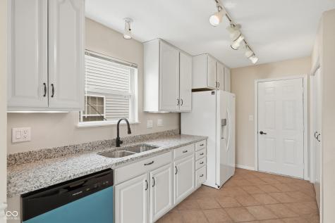 10246 Hornton Street Indianapolis IN 46236