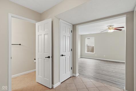 10246 Hornton Street Indianapolis IN 46236
