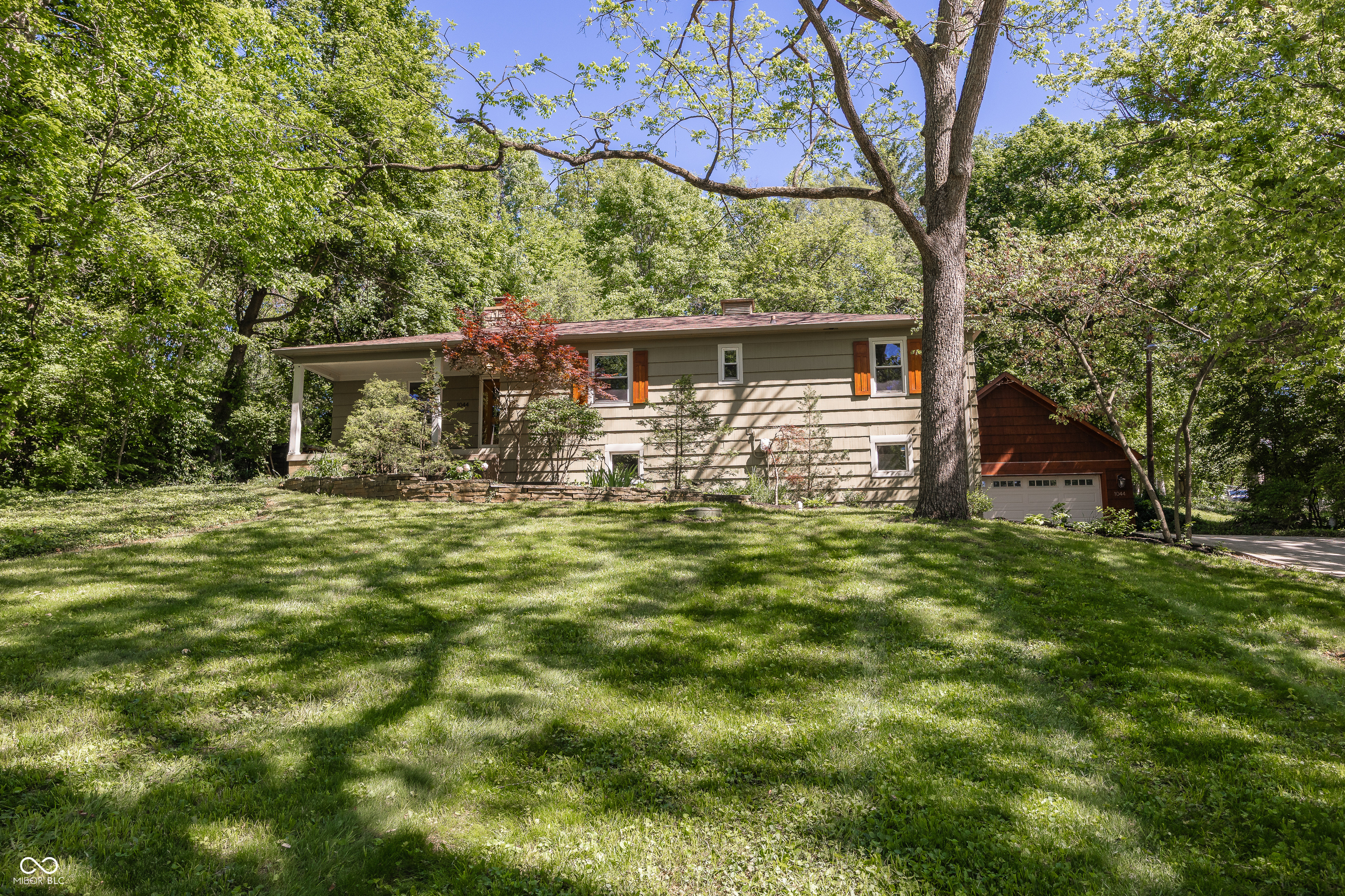 1044 E 75th Street Indianapolis IN 46240