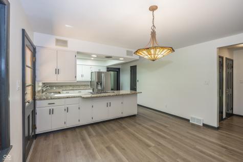 1044 E 75th Street Indianapolis IN 46240