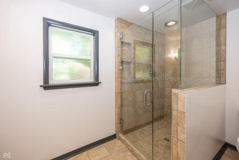 1044 E 75th Street Indianapolis IN 46240