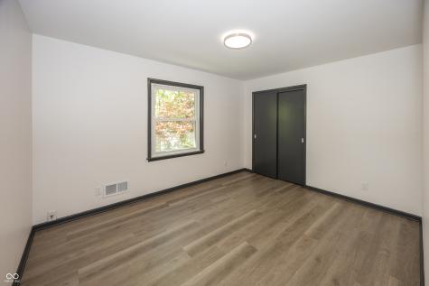 1044 E 75th Street Indianapolis IN 46240