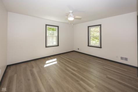 1044 E 75th Street Indianapolis IN 46240