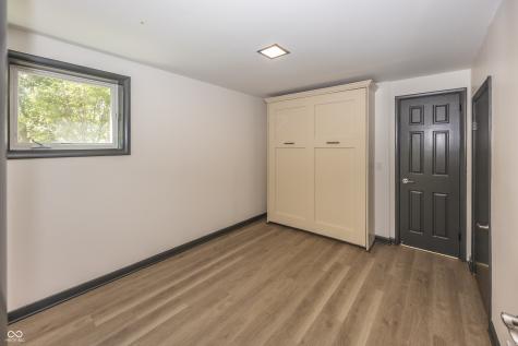 1044 E 75th Street Indianapolis IN 46240