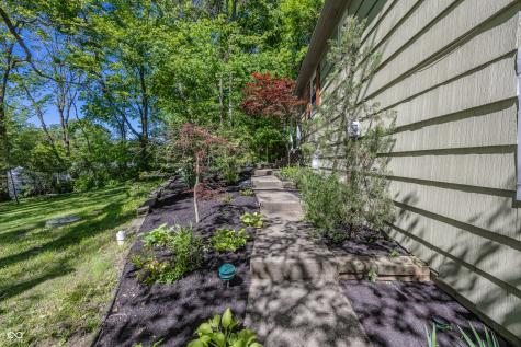 1044 E 75th Street Indianapolis IN 46240