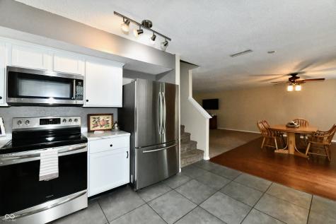 9890 Sapphire Berry Lane Fishers IN 46038