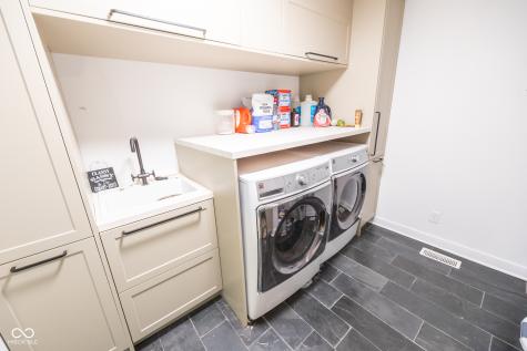 1055 Arroyo Road Greenwood IN 46143