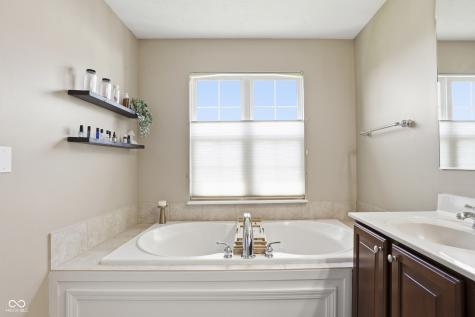 11809 Harvard Lane Carmel IN 46032