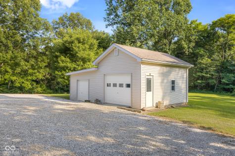 13421 Bellsville Pike Columbus IN 47201