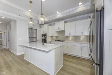 7066 Shenandoah Street Zionsville IN 46077